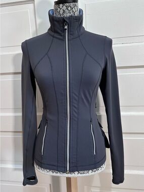 RARE Lululemon Yogi Dance Jacket 6 Coal Grey Blue Ruffles Flattering Define $128